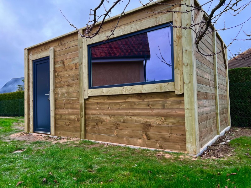 Pose d’un abri de jardin près d’Évreux