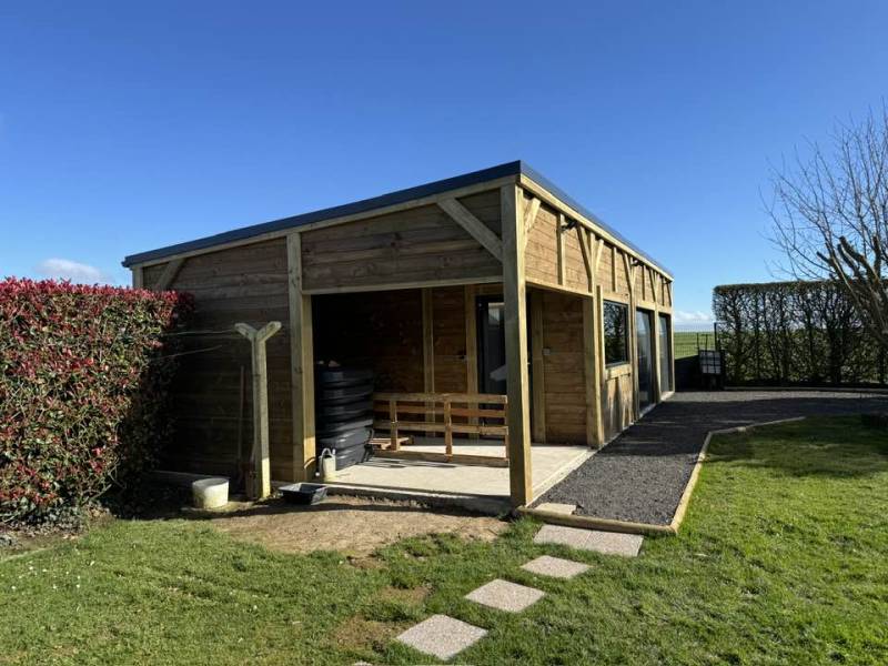 Garage et carport près de Vraiville