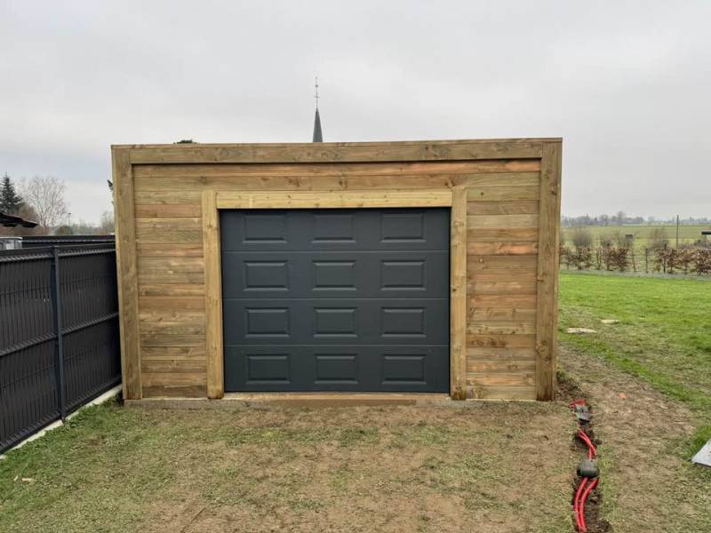 Pose d'un garage faux toit plat de 31,5m2 près de Bourg Achard
