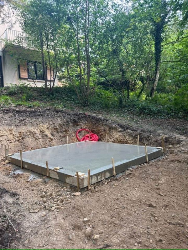 Pose d’un cabanon de jardin de 7,5m2 près de Bernay