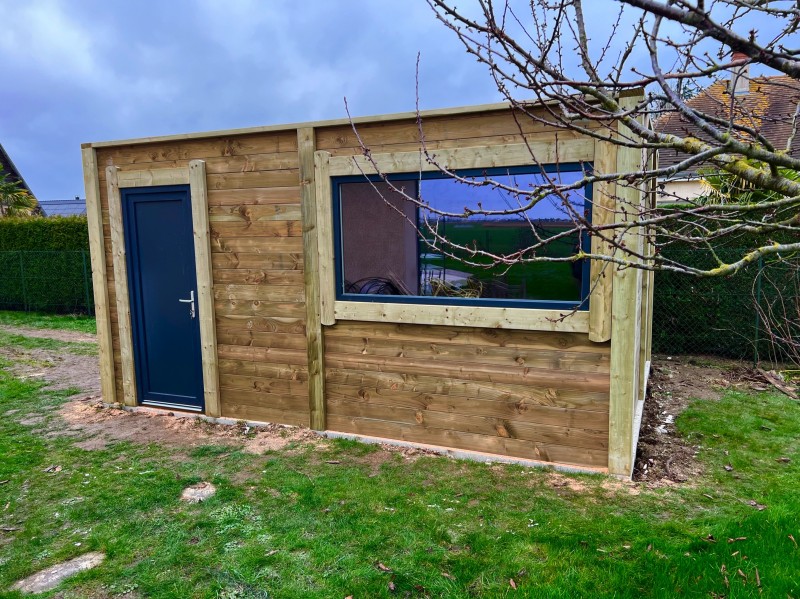 Pose d’un abri de jardin près d’Évreux