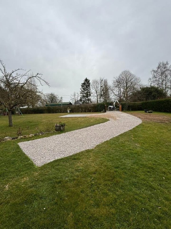 Création d’une allée près de Mesnil-en-Ouche 