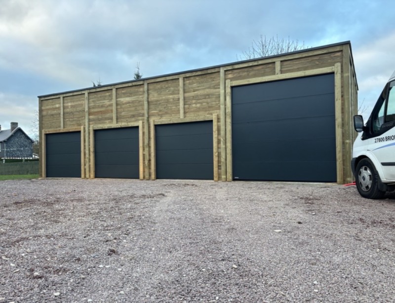 Pose d'un garage faux toit plat de 81,25m2 près de Nassandres