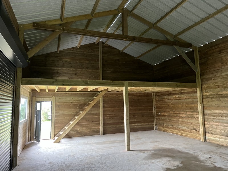 chantier réalisé à Bayeux garage double pente de 8,00x12,00 m