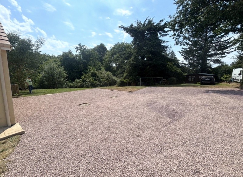Avant/Après Création d’allée et de parking de 195m2 